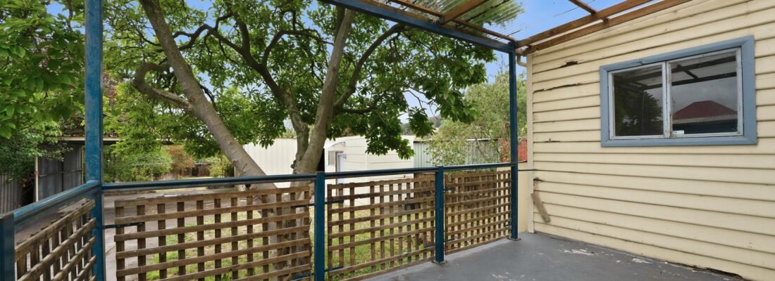 Fall Real Estate Naomi van Schie