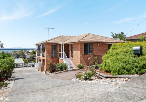 Fall Real Estate 7 Stewart Court, MIDWAY POINT TAS 7171