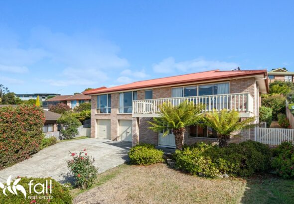 Fall Real Estate 1 Jade Court, BLACKMANS BAY TAS 7052