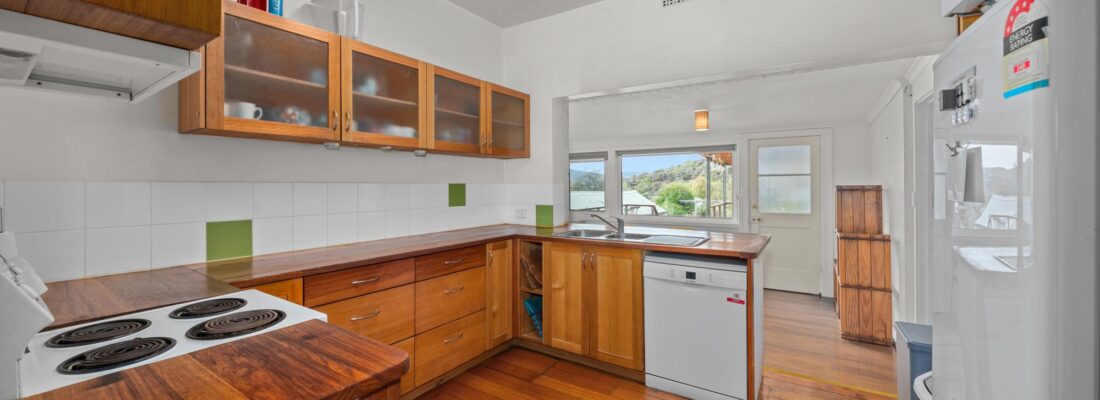 Daniela Lee-Archer Daniela Lee-Archer Fall Real Estate Daniela Lee-Archer