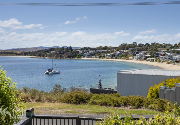 Fall Real Estate 14 Pier Road, OPOSSUM BAY TAS 7023