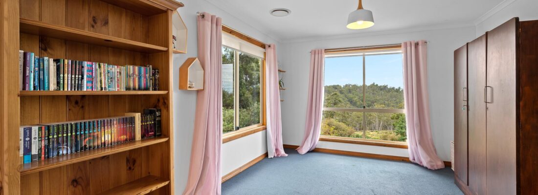 Kelly Fall & Jo Brownless Kelly Fall, Jo Brownless Fall Real Estate Kelly Fall & Jo Brownless