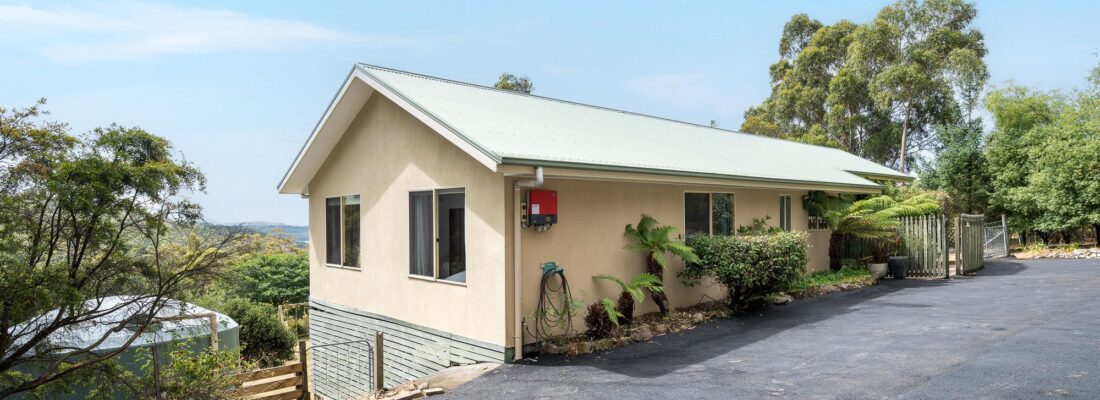 Kelly Fall & Jo Brownless Kelly Fall, Jo Brownless Fall Real Estate Kelly Fall & Jo Brownless