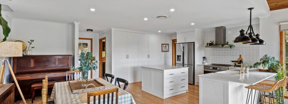 Kelly Fall & Jo Brownless Kelly Fall, Jo Brownless Fall Real Estate Kelly Fall & Jo Brownless