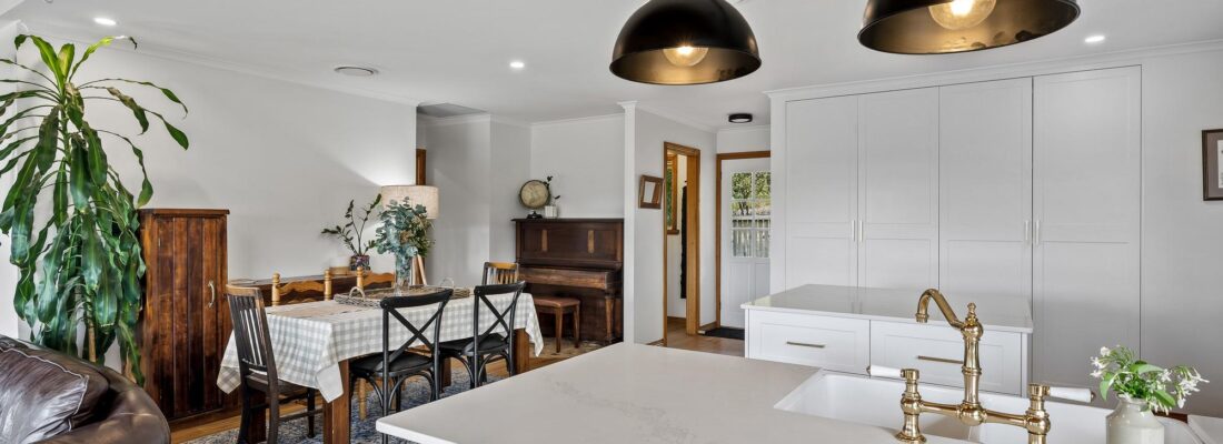 Kelly Fall & Jo Brownless Kelly Fall, Jo Brownless Fall Real Estate Kelly Fall & Jo Brownless