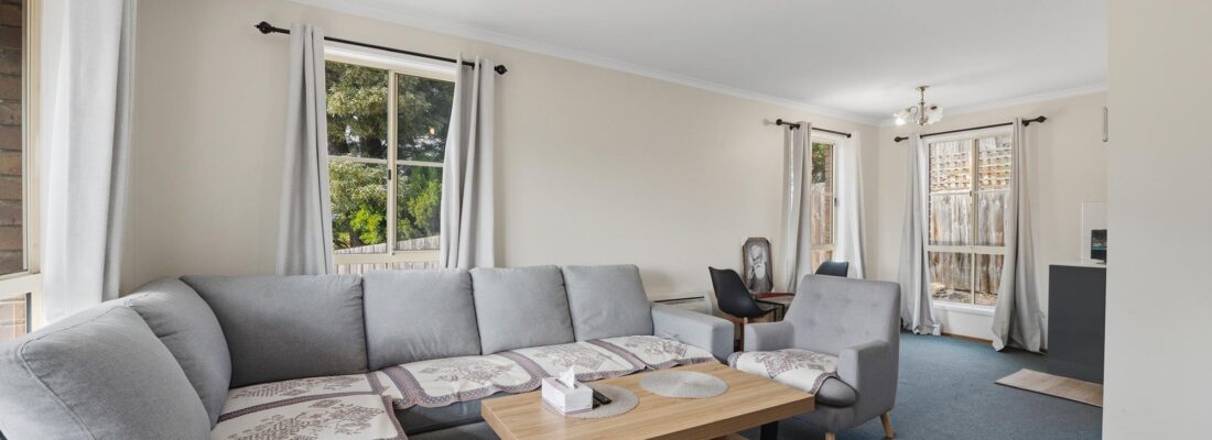 Naomi van Schie Naomi van Schie Fall Real Estate Naomi van Schie