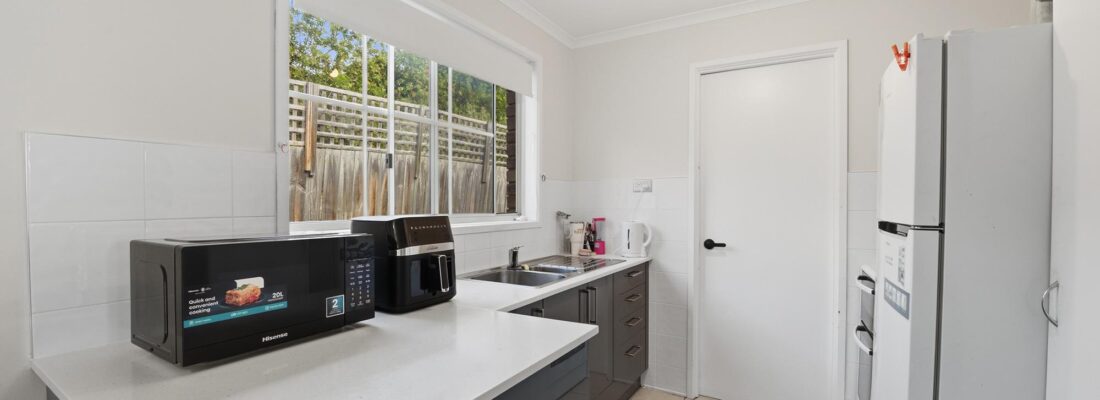 Naomi van Schie Naomi van Schie Fall Real Estate Naomi van Schie