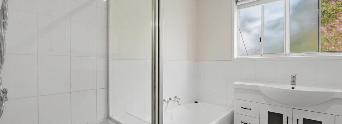 Naomi van Schie Naomi van Schie Fall Real Estate Naomi van Schie