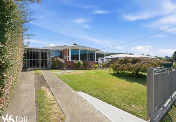 12 Ford Parade, LINDISFARNE TAS 7015 Rentals Hobart Fall Real Estate 12 Ford Parade, LINDISFARNE TAS 7015