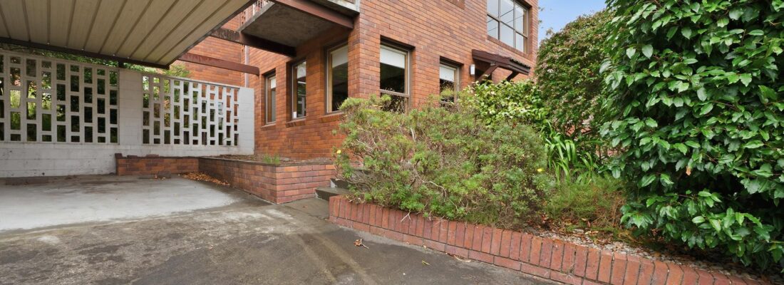 Fall Real Estate Naomi van Schie