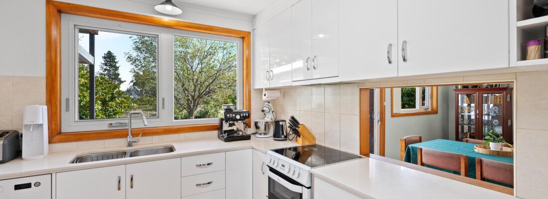 Kelly Fall & Jo Brownless Kelly Fall, Jo Brownless Fall Real Estate Kelly Fall & Jo Brownless