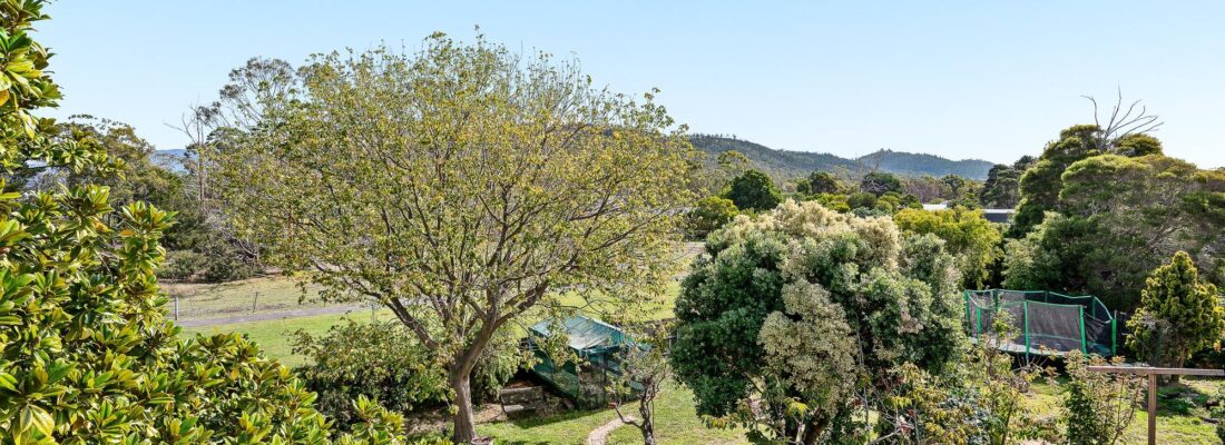 Kelly Fall & Jo Brownless Kelly Fall, Jo Brownless Fall Real Estate Kelly Fall & Jo Brownless