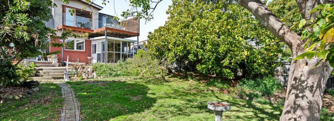 Kelly Fall & Jo Brownless Kelly Fall, Jo Brownless Fall Real Estate Kelly Fall & Jo Brownless