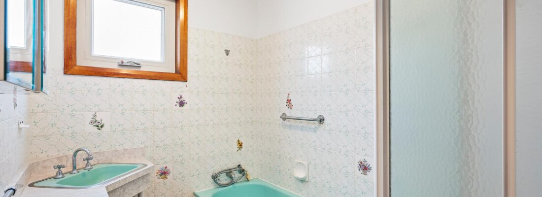 Kelly Fall & Jo Brownless Kelly Fall, Jo Brownless Fall Real Estate Kelly Fall & Jo Brownless