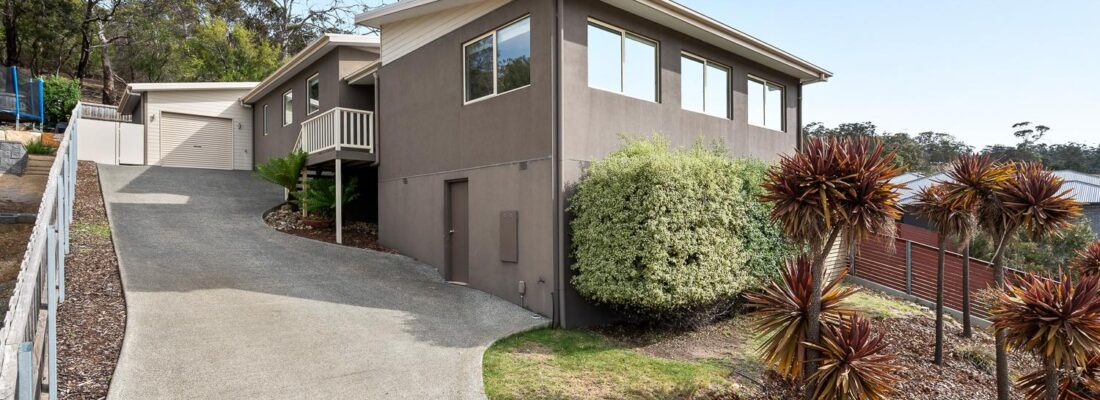 Fall Real Estate Kelly Fall & Jo Brownless