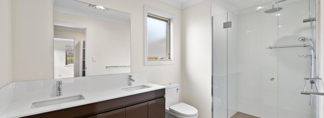 Kelly Fall & Jo Brownless Kelly Fall, Jo Brownless Fall Real Estate Kelly Fall & Jo Brownless