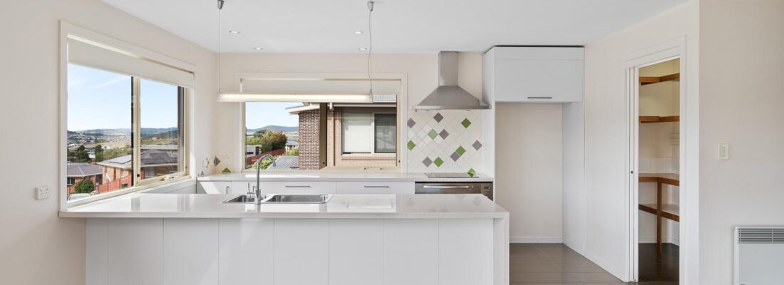 Kelly Fall & Jo Brownless Kelly Fall, Jo Brownless Fall Real Estate Kelly Fall & Jo Brownless