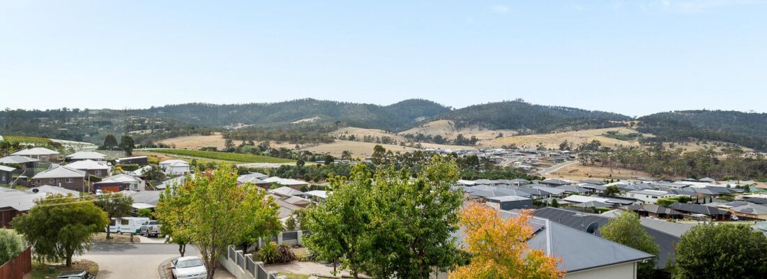 Kelly Fall & Jo Brownless Kelly Fall, Jo Brownless Fall Real Estate Kelly Fall & Jo Brownless