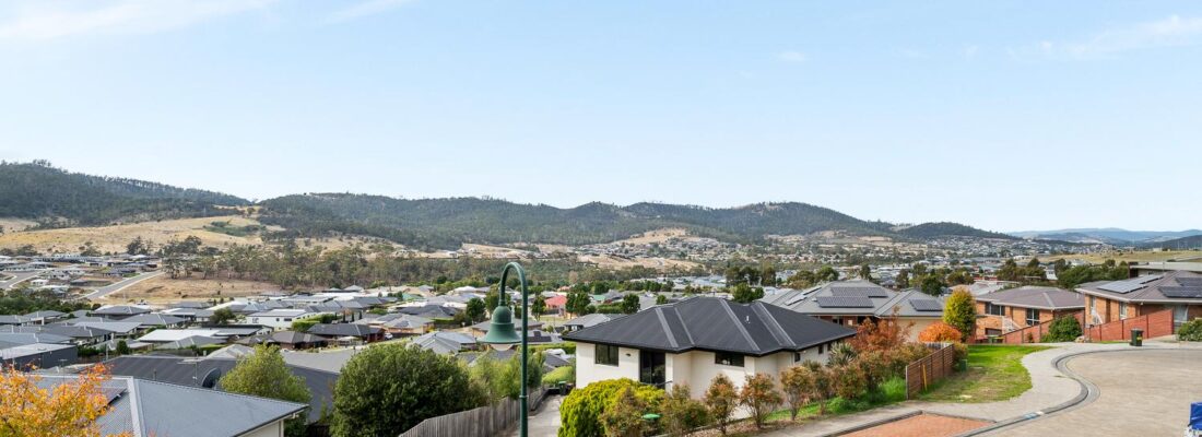 Kelly Fall & Jo Brownless Kelly Fall, Jo Brownless Fall Real Estate Kelly Fall & Jo Brownless