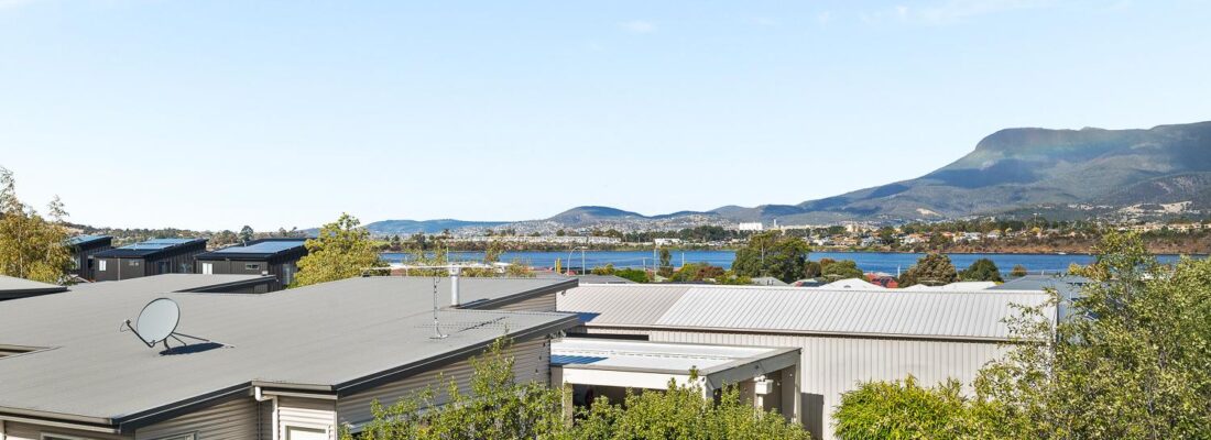 Kelly Fall & Jo Brownless Kelly Fall, Jo Brownless Fall Real Estate Kelly Fall & Jo Brownless