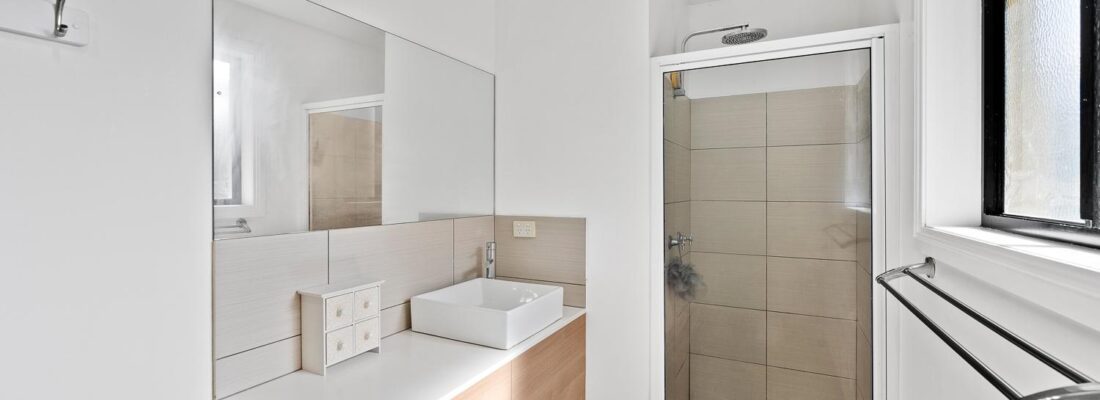 Kelly Fall & Jo Brownless Kelly Fall, Jo Brownless Fall Real Estate Kelly Fall & Jo Brownless