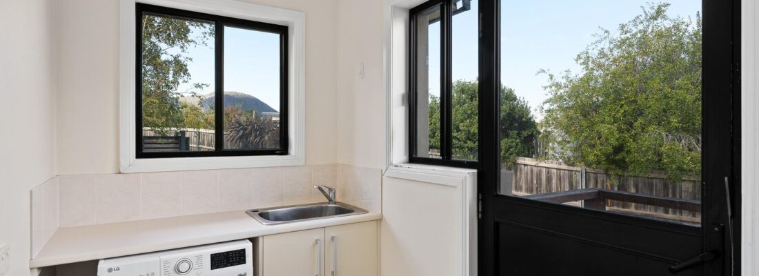 Kelly Fall & Jo Brownless Kelly Fall, Jo Brownless Fall Real Estate Kelly Fall & Jo Brownless