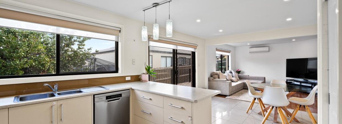 Kelly Fall & Jo Brownless Kelly Fall, Jo Brownless Fall Real Estate Kelly Fall & Jo Brownless