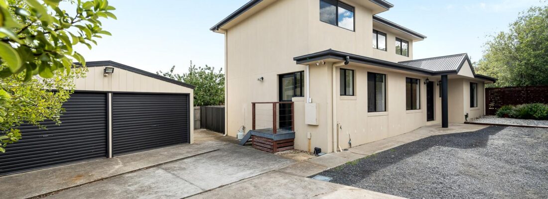 Fall Real Estate Kelly Fall & Jo Brownless