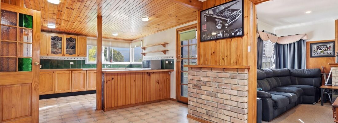 Kelly Fall & Jo Brownless Kelly Fall, Jo Brownless Fall Real Estate Kelly Fall & Jo Brownless