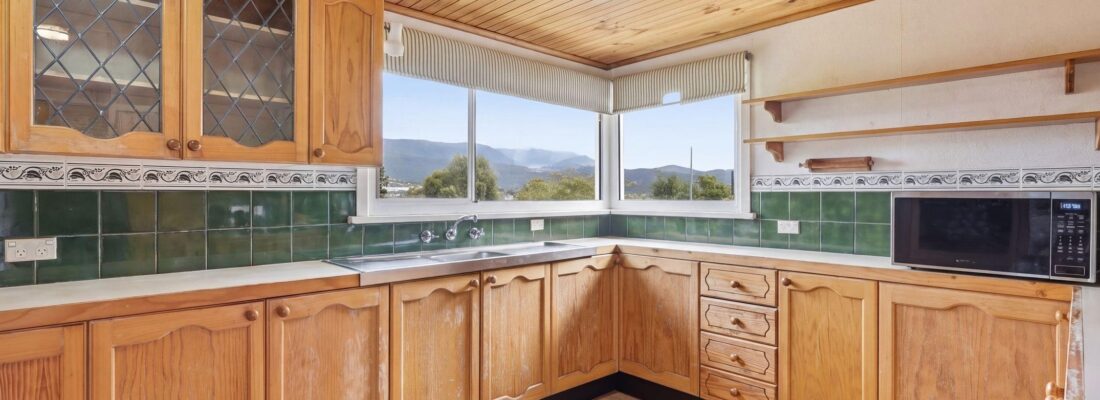 Kelly Fall & Jo Brownless Kelly Fall, Jo Brownless Fall Real Estate Kelly Fall & Jo Brownless