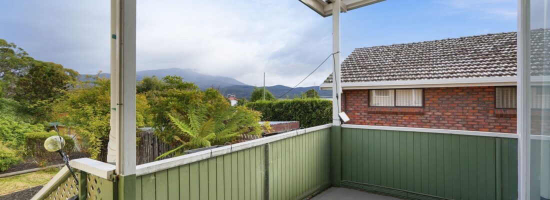 Kelly Fall & Jo Brownless Kelly Fall, Jo Brownless Fall Real Estate Kelly Fall & Jo Brownless