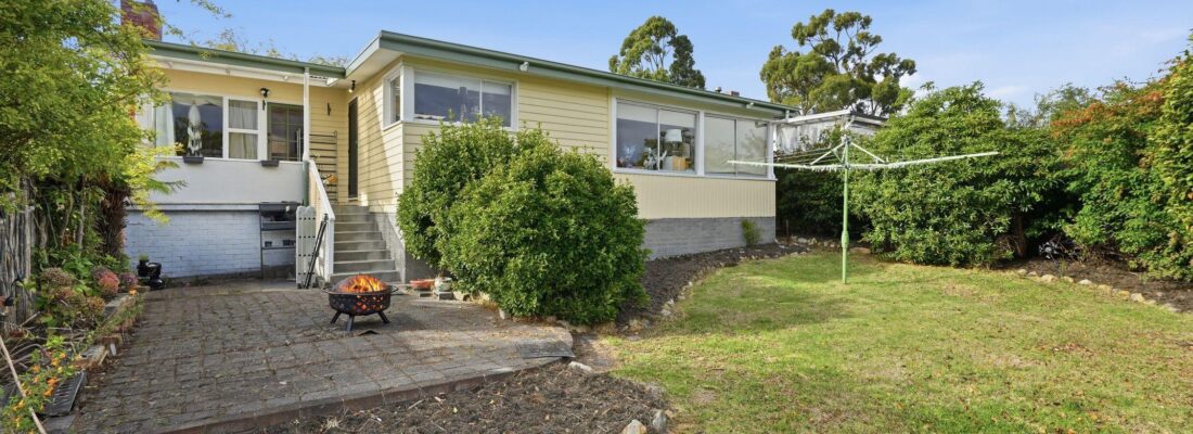 Kelly Fall & Jo Brownless Kelly Fall, Jo Brownless Fall Real Estate Kelly Fall & Jo Brownless