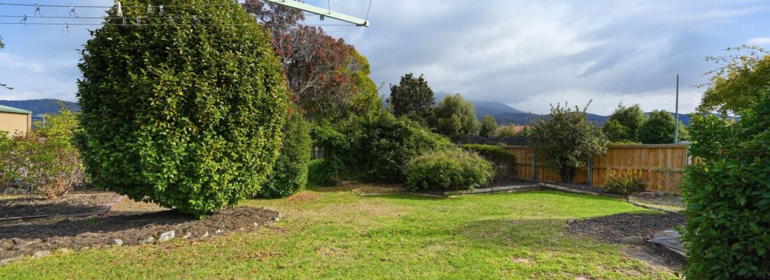 Kelly Fall & Jo Brownless Kelly Fall, Jo Brownless Fall Real Estate Kelly Fall & Jo Brownless