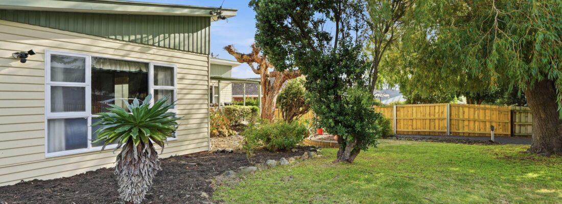 Kelly Fall & Jo Brownless Kelly Fall, Jo Brownless Fall Real Estate Kelly Fall & Jo Brownless