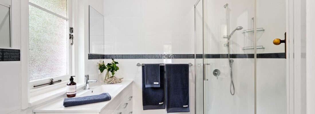 Kelly Fall & Jo Brownless Kelly Fall, Jo Brownless Fall Real Estate Kelly Fall & Jo Brownless