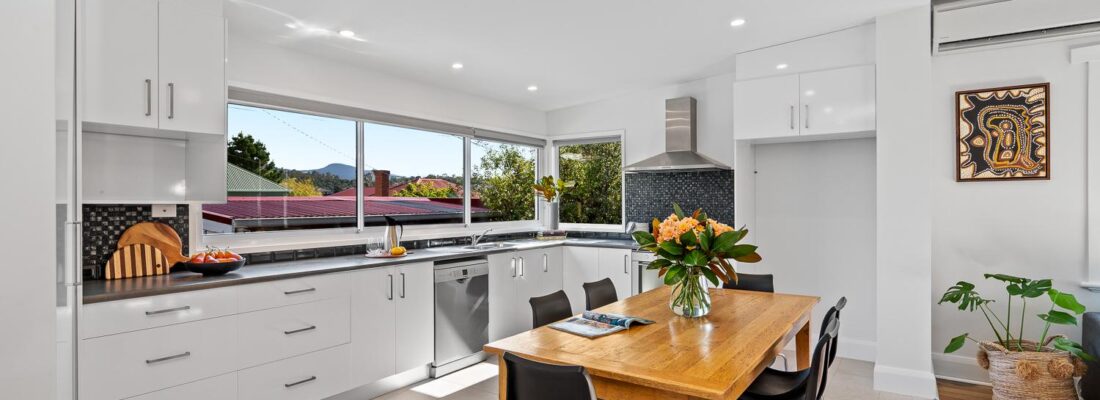 Kelly Fall & Jo Brownless Kelly Fall, Jo Brownless Fall Real Estate Kelly Fall & Jo Brownless