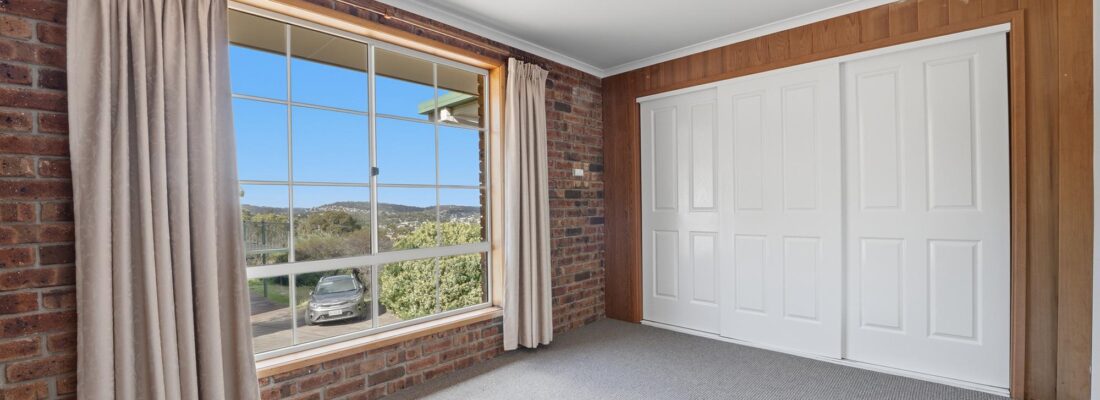 Elle Rooke-Jones Elle Rooke-Jones Fall Real Estate Elle Rooke-Jones