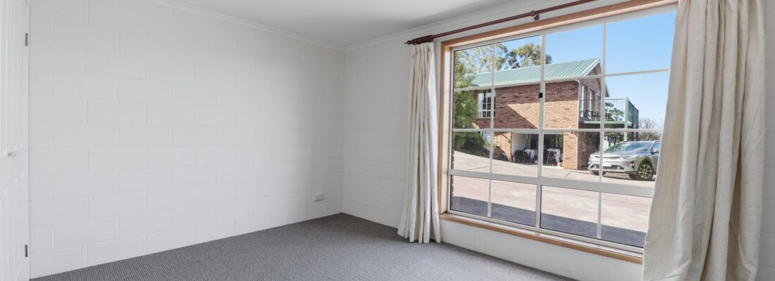 Elle Rooke-Jones Elle Rooke-Jones Fall Real Estate Elle Rooke-Jones