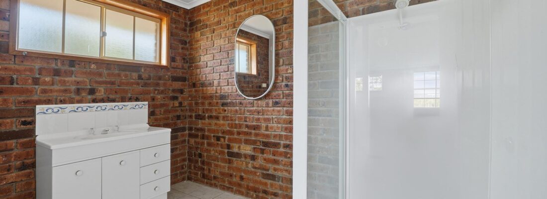 Elle Rooke-Jones Elle Rooke-Jones Fall Real Estate Elle Rooke-Jones