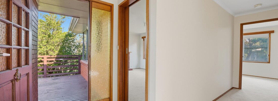 Naomi van Schie Naomi van Schie Fall Real Estate Naomi van Schie