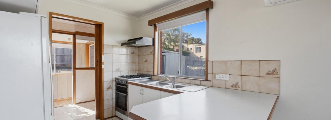 Naomi van Schie Naomi van Schie Fall Real Estate Naomi van Schie