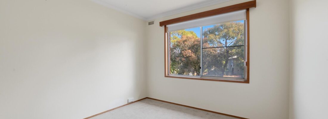 Naomi van Schie Naomi van Schie Fall Real Estate Naomi van Schie