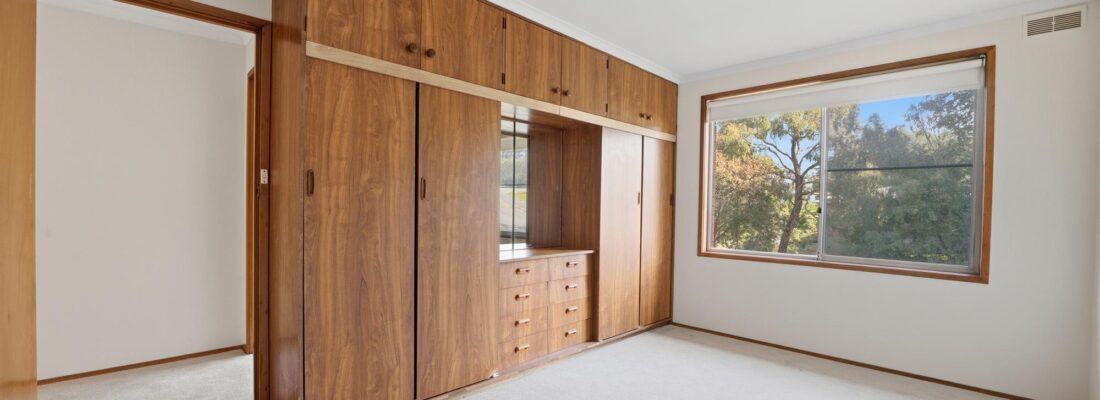 Naomi van Schie Naomi van Schie Fall Real Estate Naomi van Schie