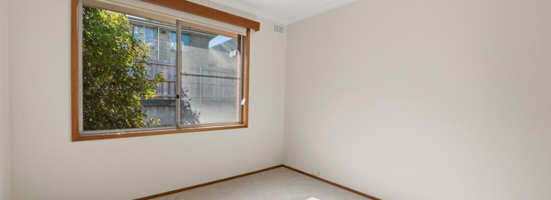 Naomi van Schie Naomi van Schie Fall Real Estate Naomi van Schie