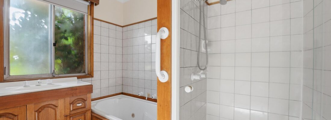 Naomi van Schie Naomi van Schie Fall Real Estate Naomi van Schie