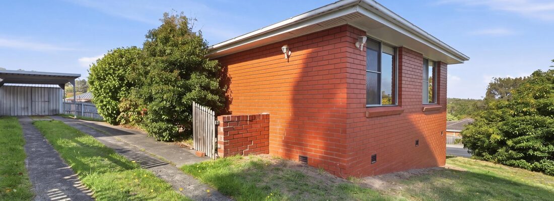 Naomi van Schie Naomi van Schie Fall Real Estate Naomi van Schie