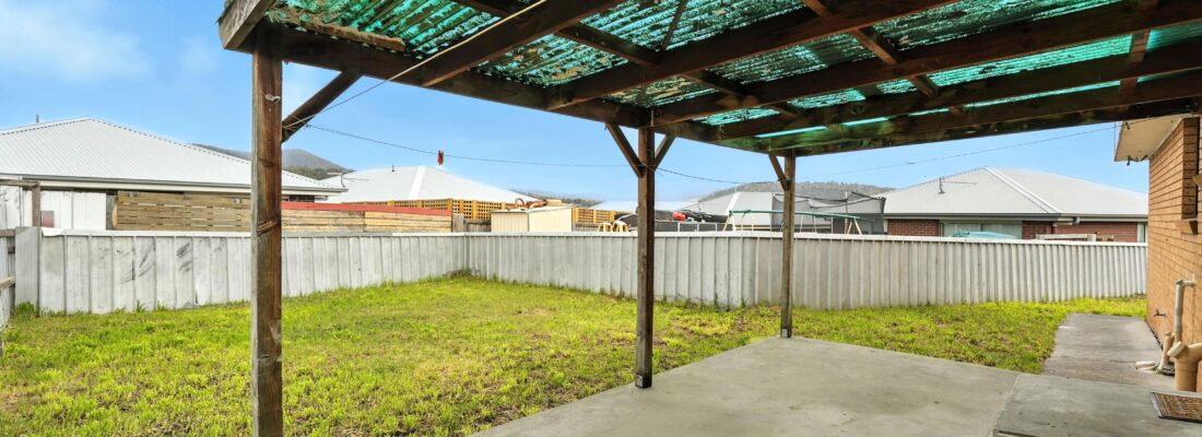 Elyse Lamprill Elyse Lamprill Fall Real Estate Elyse Lamprill