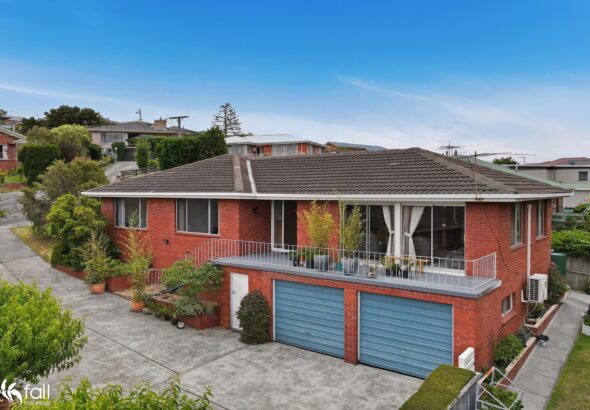 Fall Real Estate 4 Edwin Place, AUSTINS FERRY TAS 7011