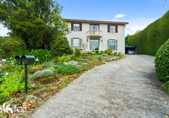 Fall Real Estate 1/15 Cedar Court, SANDY BAY TAS 7005