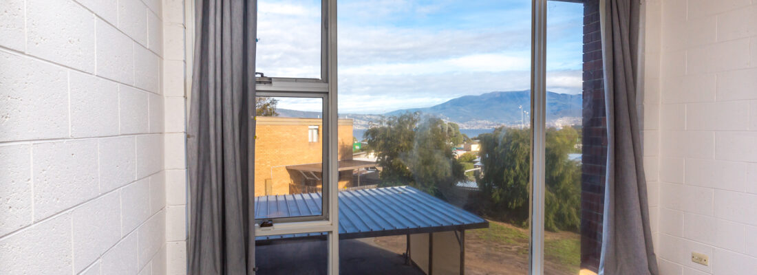 Elle Rooke-Jones Elle Rooke-Jones Fall Real Estate Elle Rooke-Jones